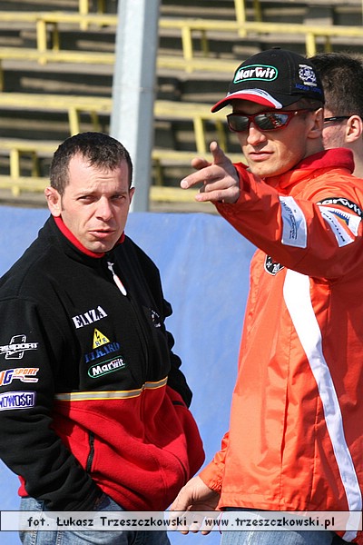 09